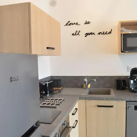 Refait à Neuf, 5 Couchages, à 50m De La Plage, Parking Privé - - Fr-1-229b-95 * Narbona