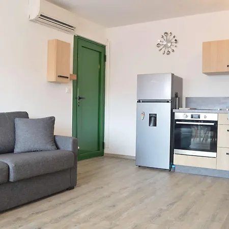 Apartment Refait A Neuf, 5 Couchages, A 50m De La Plage, Parking Prive - - Fr-1-229b-95 *
