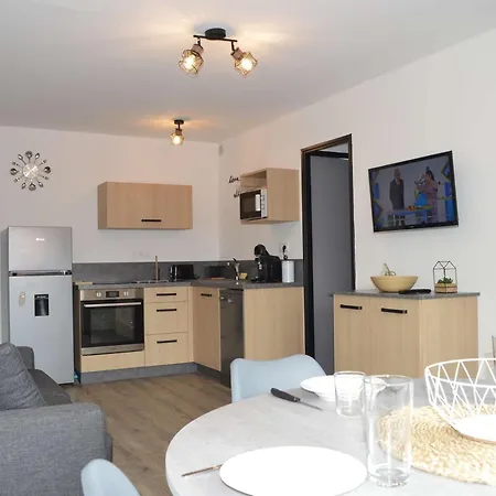 Refait à Neuf, 5 Couchages, à 50m De La Plage, Parking Privé - - Fr-1-229b-95 *